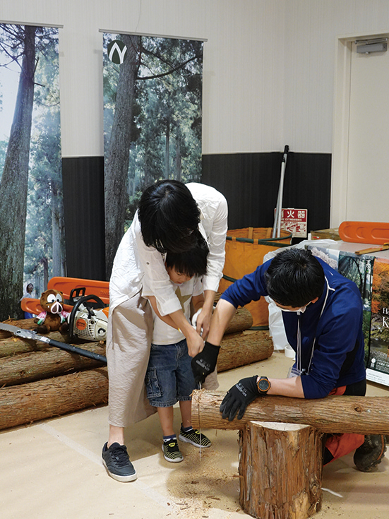 奈良の木づかいフェスタ：子どもたちと一緒に奈良の山を探検！